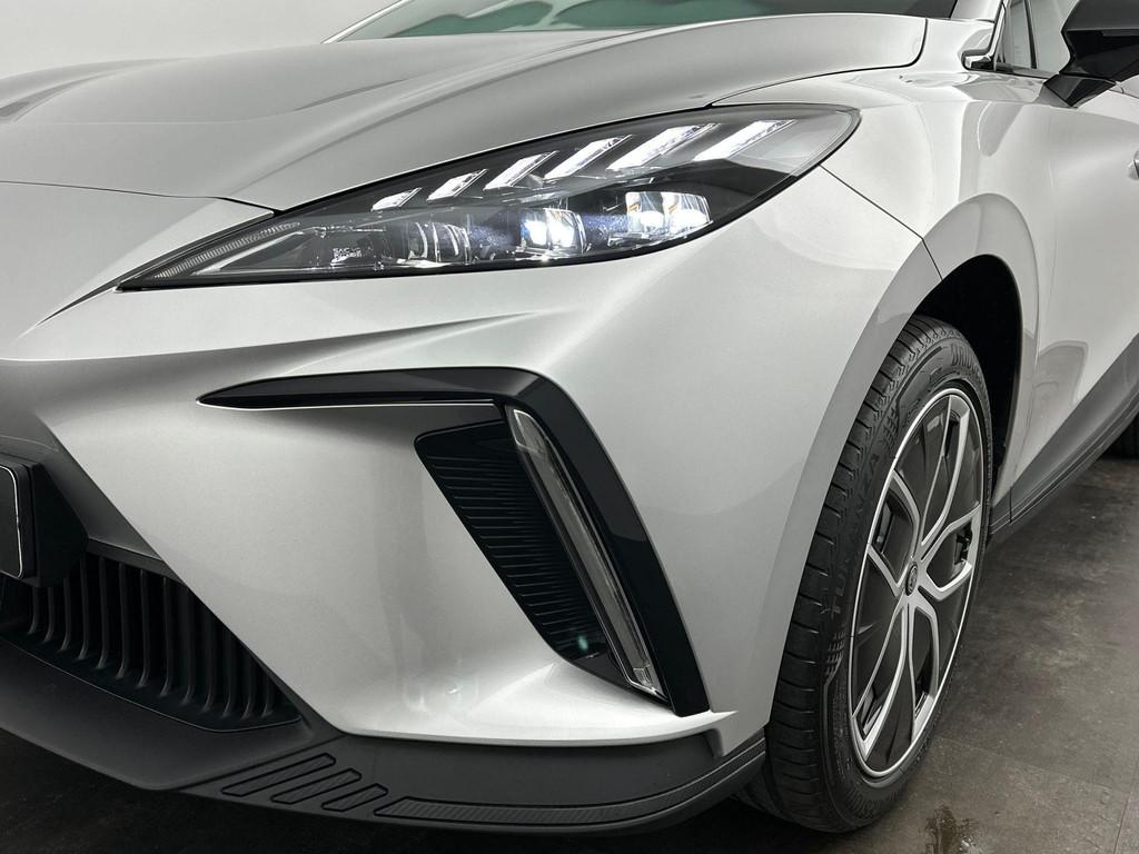 MG 4 Trophy Extended Range 77 kWh | Navi | Dual Color Interi, Automaat, 12 maanden, Achterwielaandrijving, 520 km