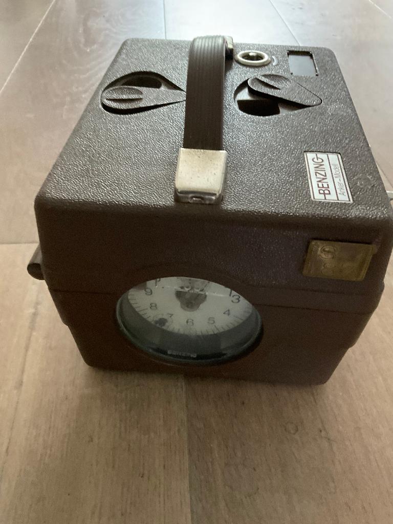 Duivenklok Benzing Model Anker, Ophalen of Verzenden