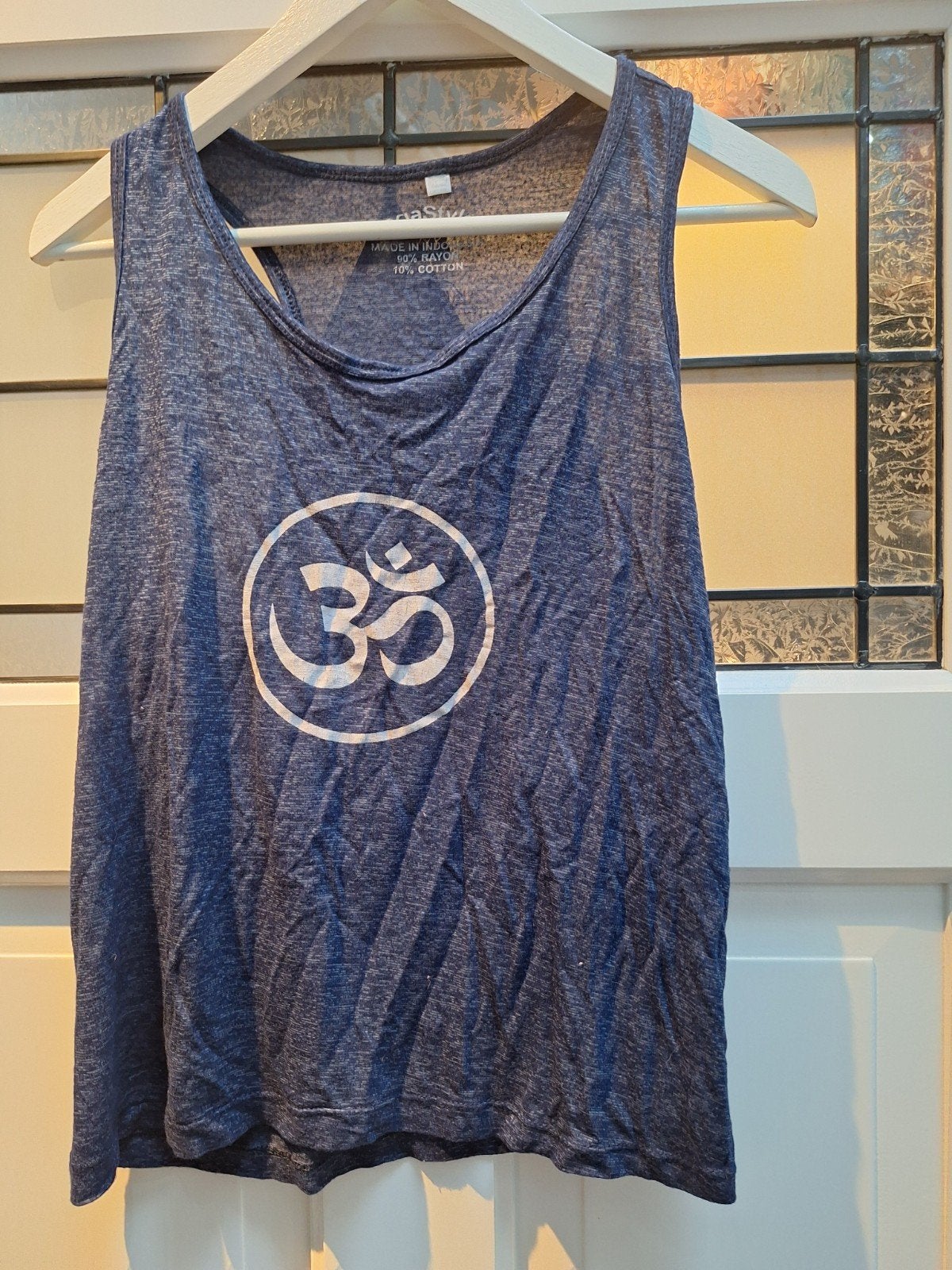 Blauwe yoga tanktop met Om en chakra symbolen, Kleding | Dames, T-shirts, Maat 38/40 (M), Yogastyles, Blauw, Ophalen of Verzenden