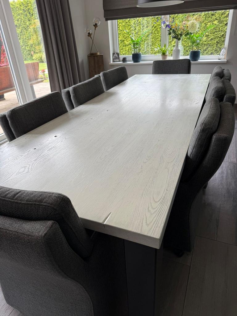 Supergrote massief houten eettafel met 8 stoelen, Ophalen, Gebruikt, 100 tot 150 cm, 200 cm of meer
