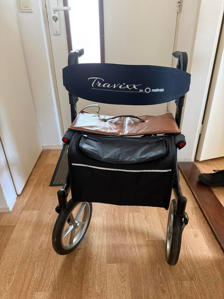 Rollator ZGAN Travixx van €499 voor €250 — 3 jaar oud, Ophalen, Zo goed als nieuw