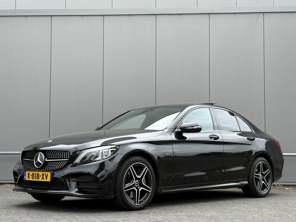 Mercedes-Benz C-Klasse 300 e AMG - pano - camera - nap! - Ap, Auto's, Zwart, Bedrijf, Automatische klimaatregeling, Hybride Elektrisch/Benzine