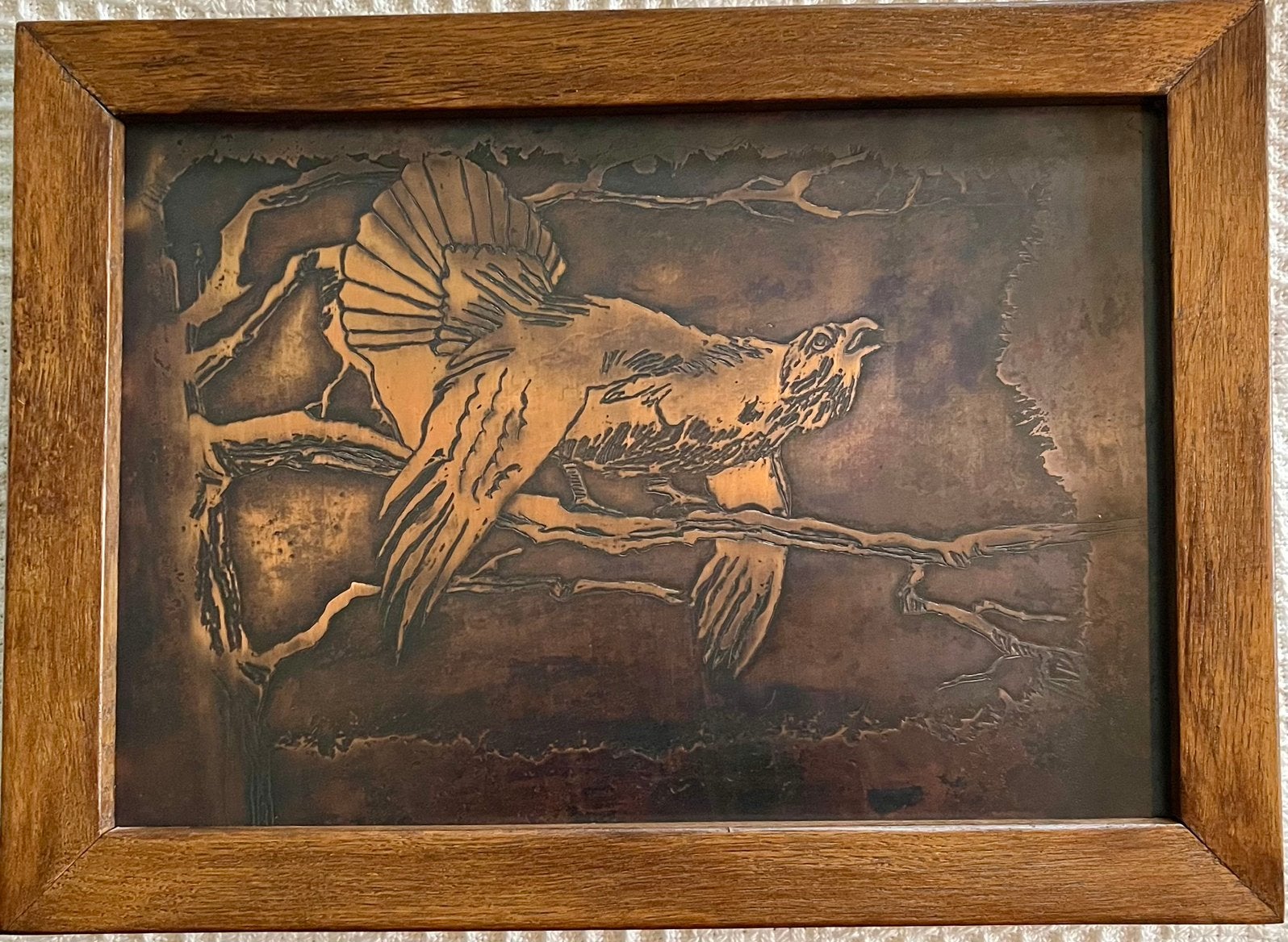 Koperreliëf – korhoen – eikenhouten kader, Antiek en Kunst, Ophalen, Overige technieken, Dieren, Metaal