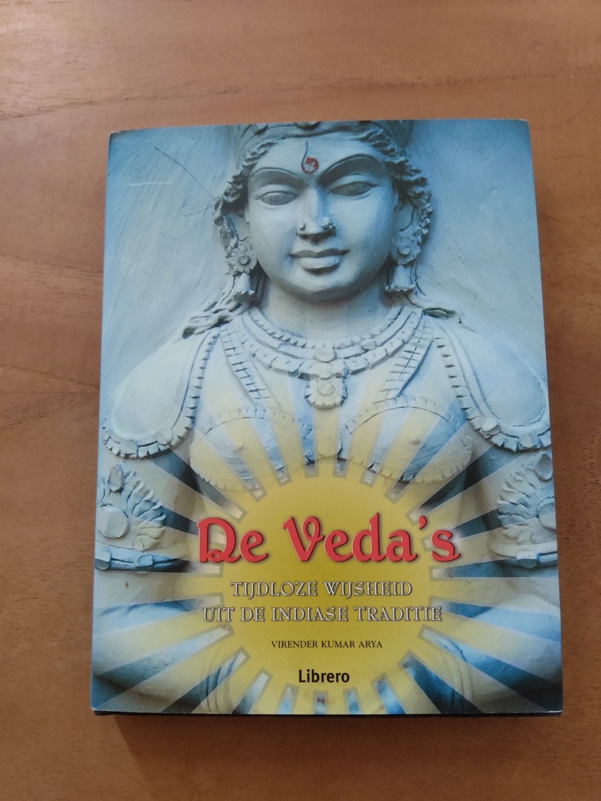 V.K. Arya - De Veda's, Astrologie, Overige typen, Ophalen of Verzenden, Zo goed als nieuw
