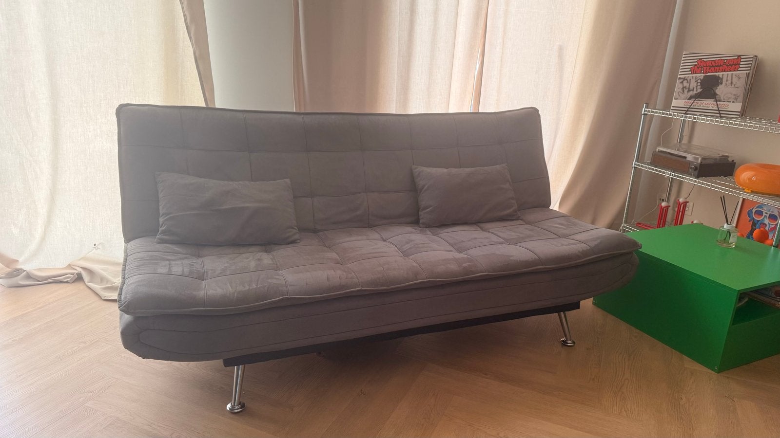 Grijze slaapbank / futonbank - comfortabel en praktisch, Huis en Inrichting, Ophalen, Gebruikt, 150 tot 200 cm, Tweepersoons