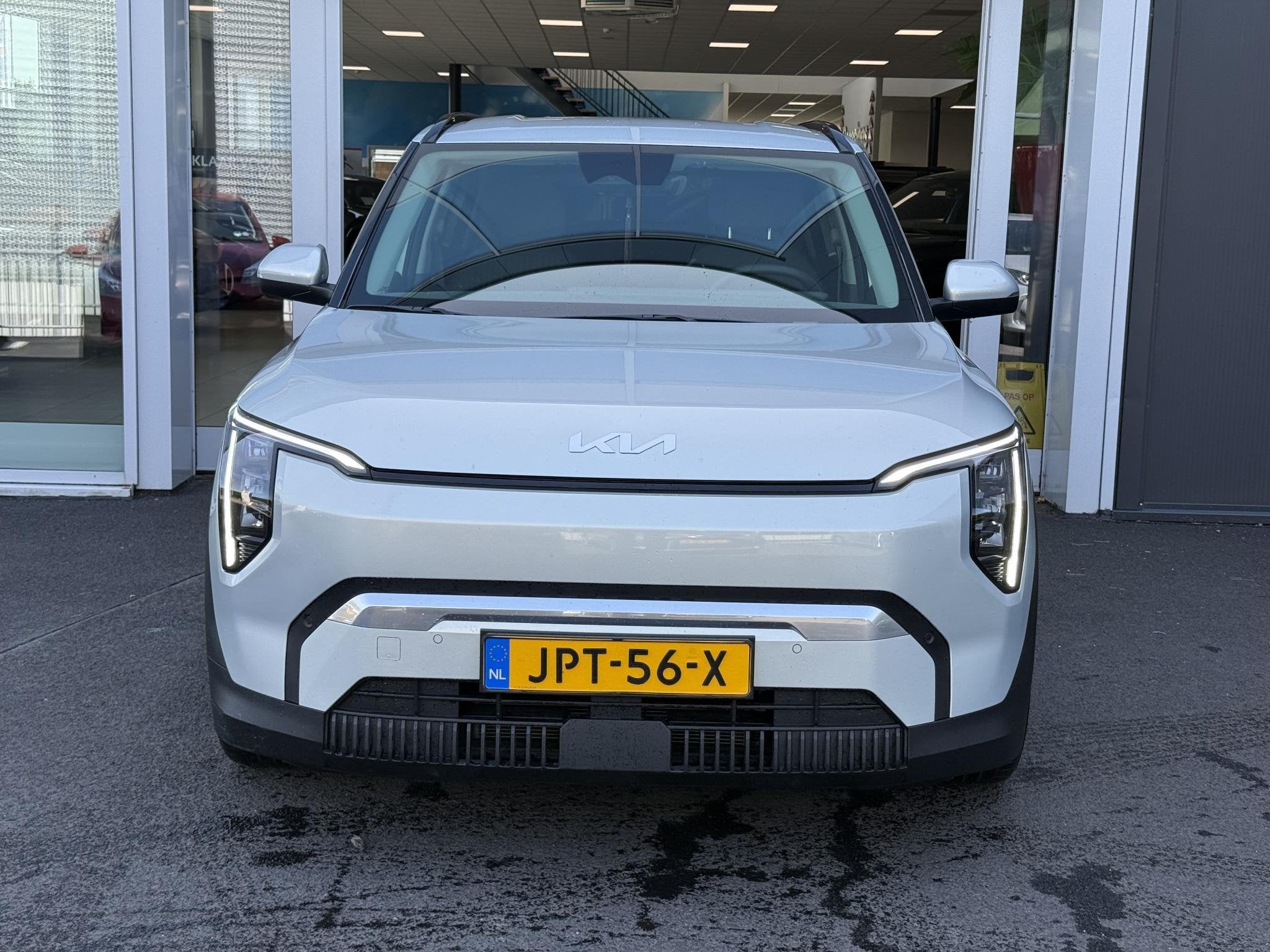 Kia EV3 Plus 81.4 kWh | Dodehoekdetectie| Stoel/stuurverwarm, Stof, Origineel Nederlands, 204 pk, 1000 kg