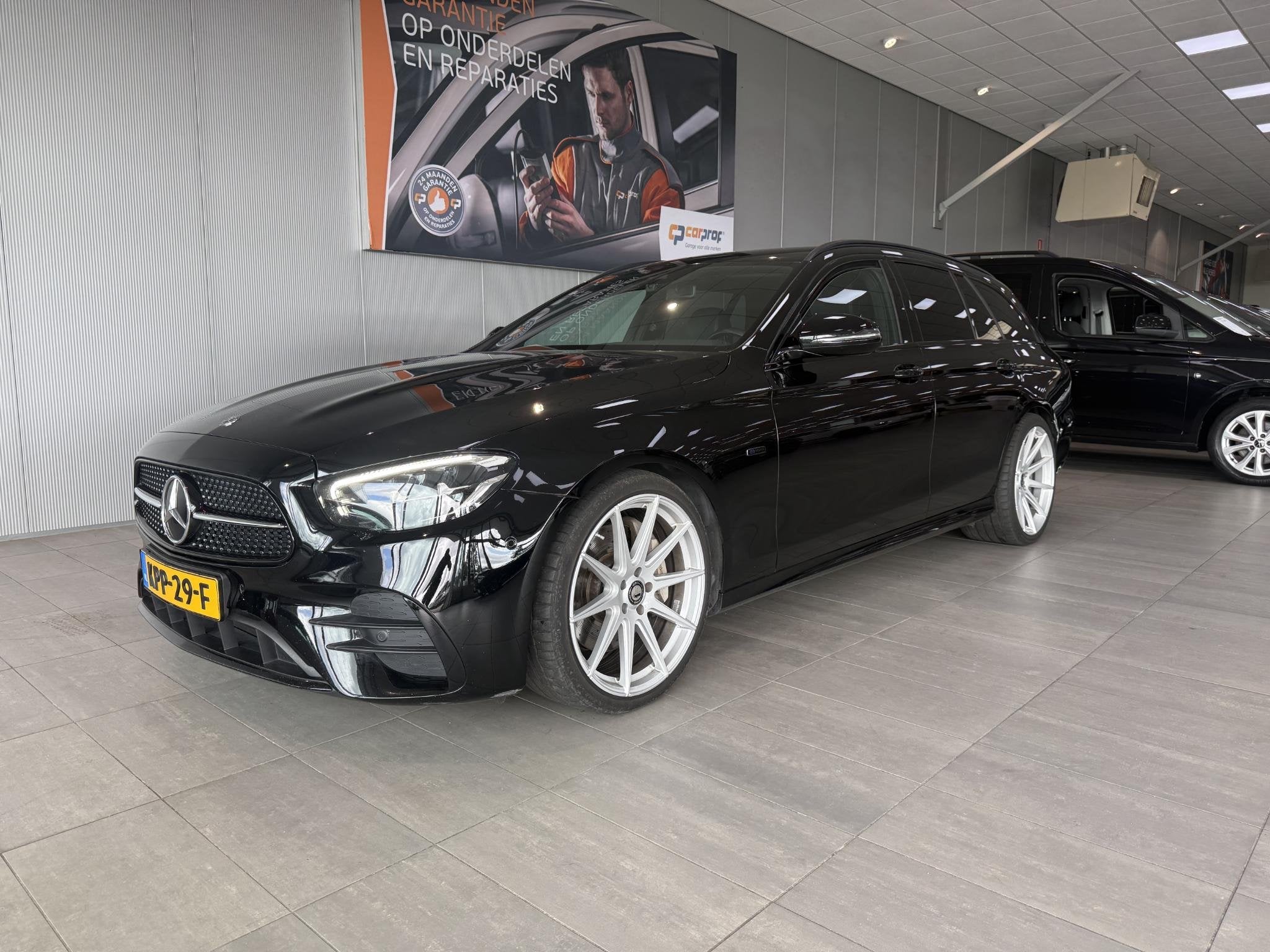Mercedes-Benz E-klasse Estate 300 e AMG Line | SOH 98%, Auto's, Gebruikt, 4 cilinders, 320 pk, Zwart