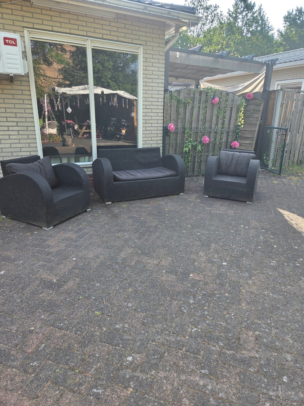 Zwarte polyrotan loungeset - comfortabel en weerbestendig, Ophalen
