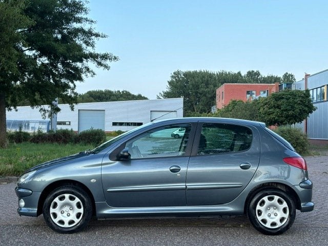 Peugeot 206 1.4 Forever 5-Drs Airco Electr. pakket ABS Getin, Voorwielaandrijving, Stof, 31 €/maand, 4 cilinders