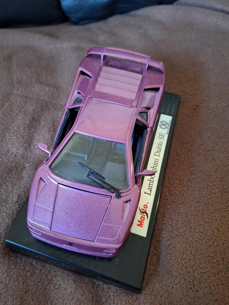 Lamborghini Diablo se schaal 1/24 Maisto op plaquette, Ophalen of Verzenden, Zo goed als nieuw, Maisto
