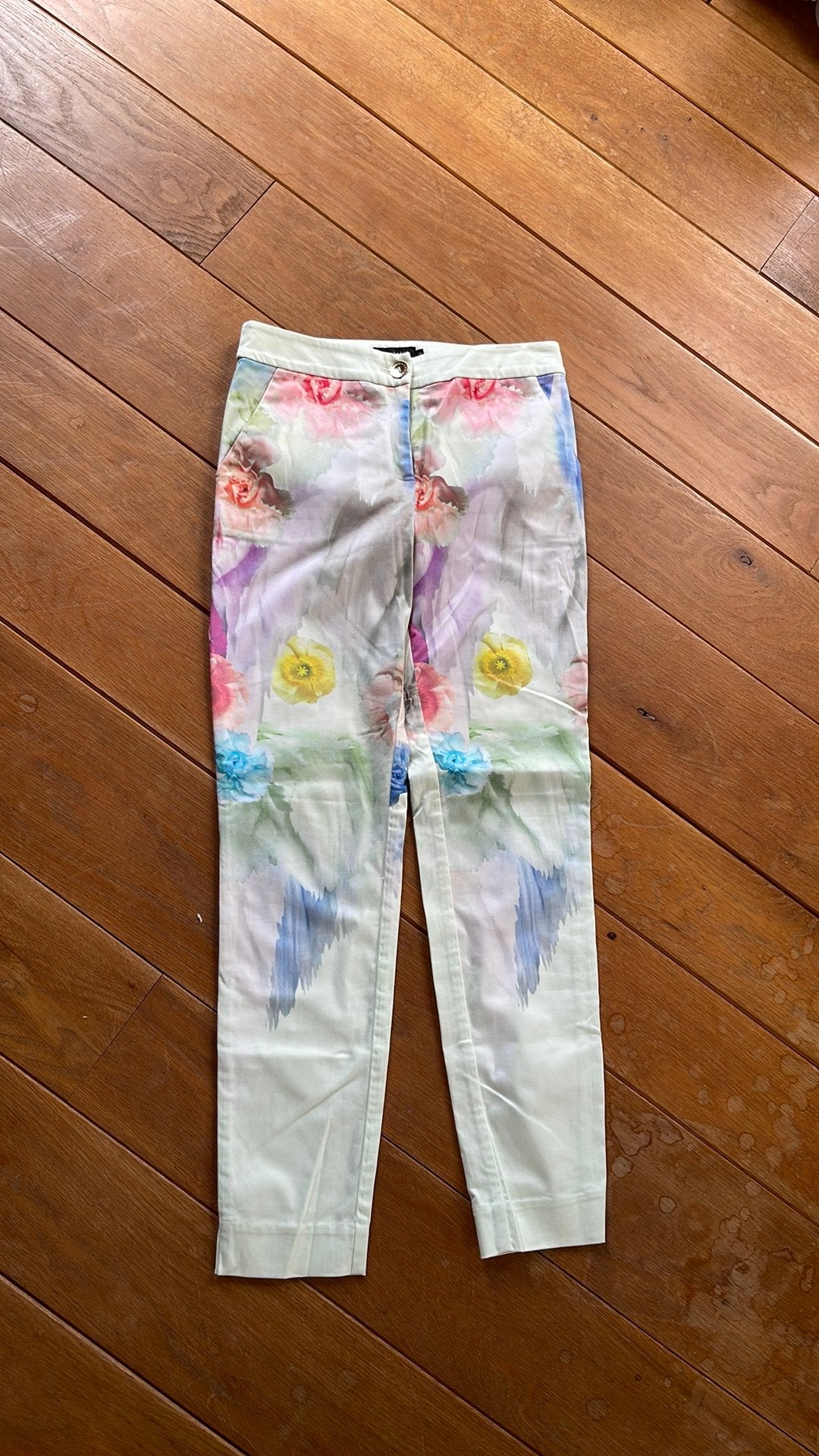 Ted Baker gebloemde broek mt 0, xs, katoen mix, zakken, Kleding | Dames, Overige kleuren, Ophalen of Verzenden, Zo goed als nieuw