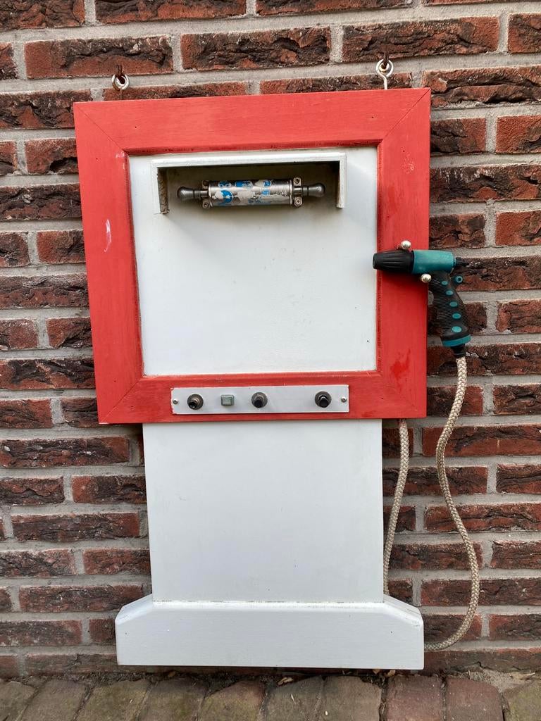 Houten tankstation, Ophalen, Gebruikt