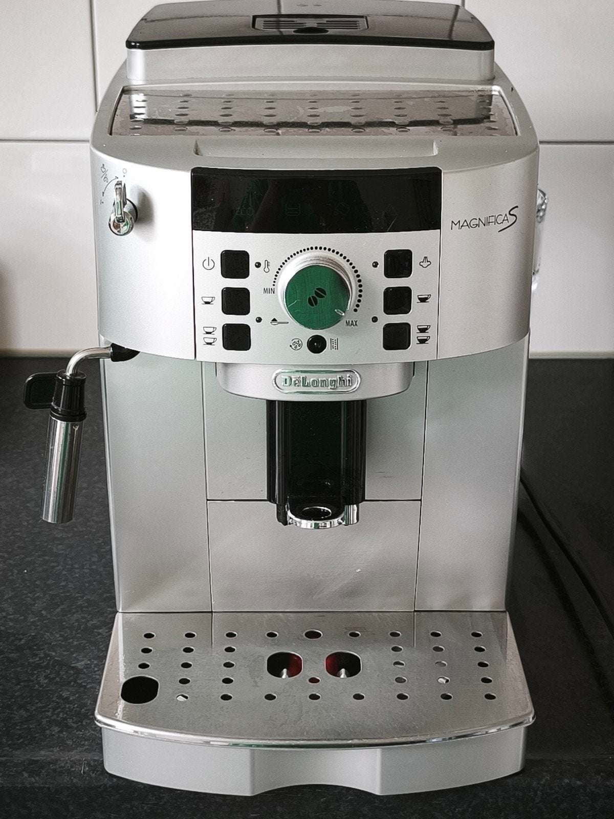 De'Longhi Magnifica S koffiebonen machine DEFECT, Ophalen, Gebruikt, Koffiemachine, Koffiebonen