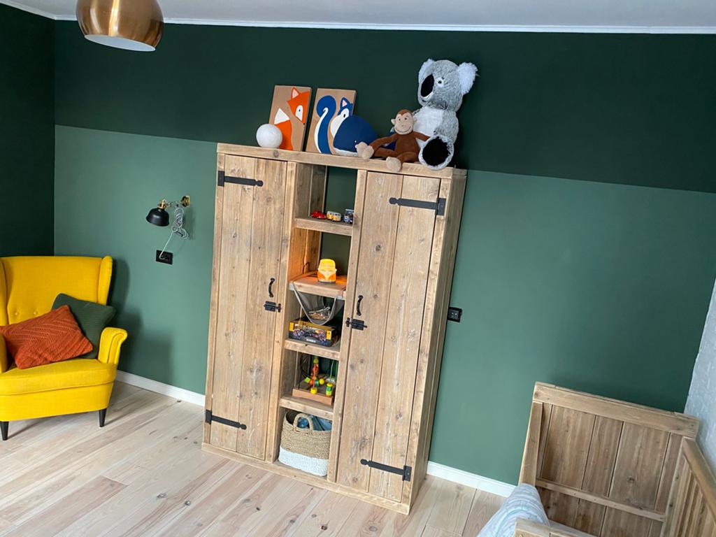 Robuuste steigerhouten kinderkast, Ophalen, Gebruikt, 100 tot 150 cm, 150 tot 200 cm