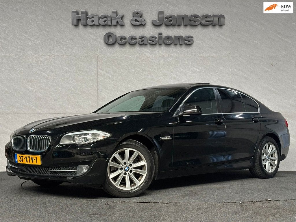 BMW 5-serie 520i Executive - Pano - Navi - Cruise - NAP, Automaat, Euro 5, Achterwielaandrijving, Gebruikt