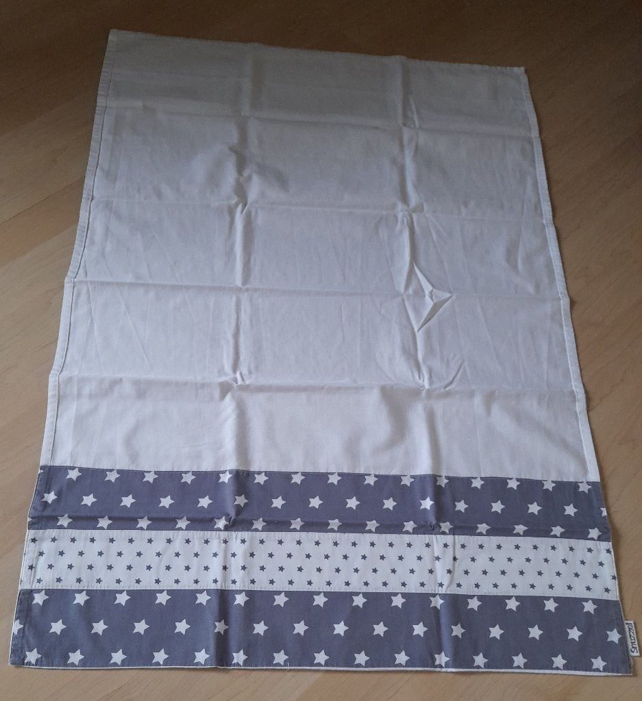 LAKEN MET GRIJZE RAND MET STERREN VOOR WIEG OF KINDERWAGEN, Ophalen of Verzenden, Zo goed als nieuw, Deken