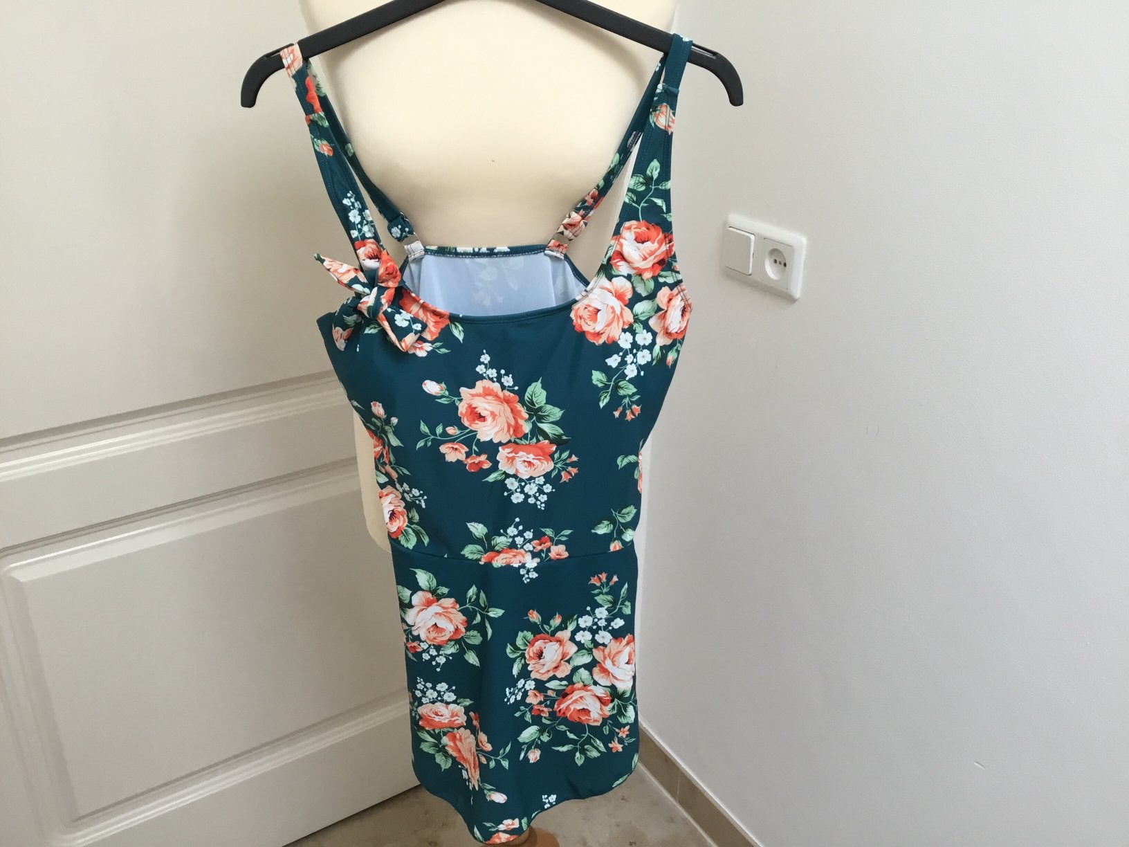 Te koop badpak met vast rokje, maat xl, Kleding | Dames, Badmode en Zwemkleding, Ophalen of Verzenden, Zo goed als nieuw, Zwart