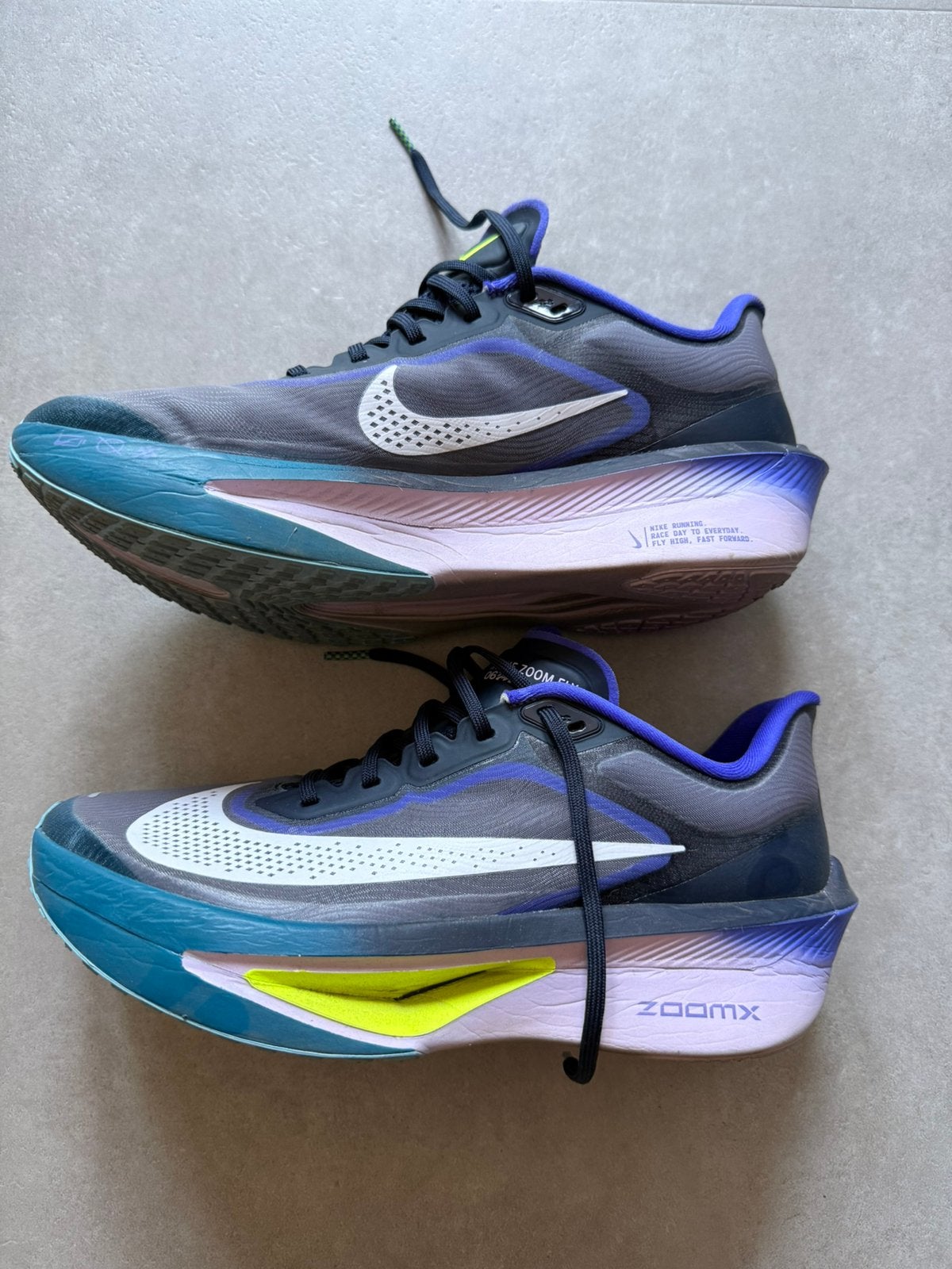 NIKE ZOOM FLY 6 maat 43 (slechts 49 kilometer op gelopen), Ophalen of Verzenden, Zo goed als nieuw, Hardloopschoenen, Nike