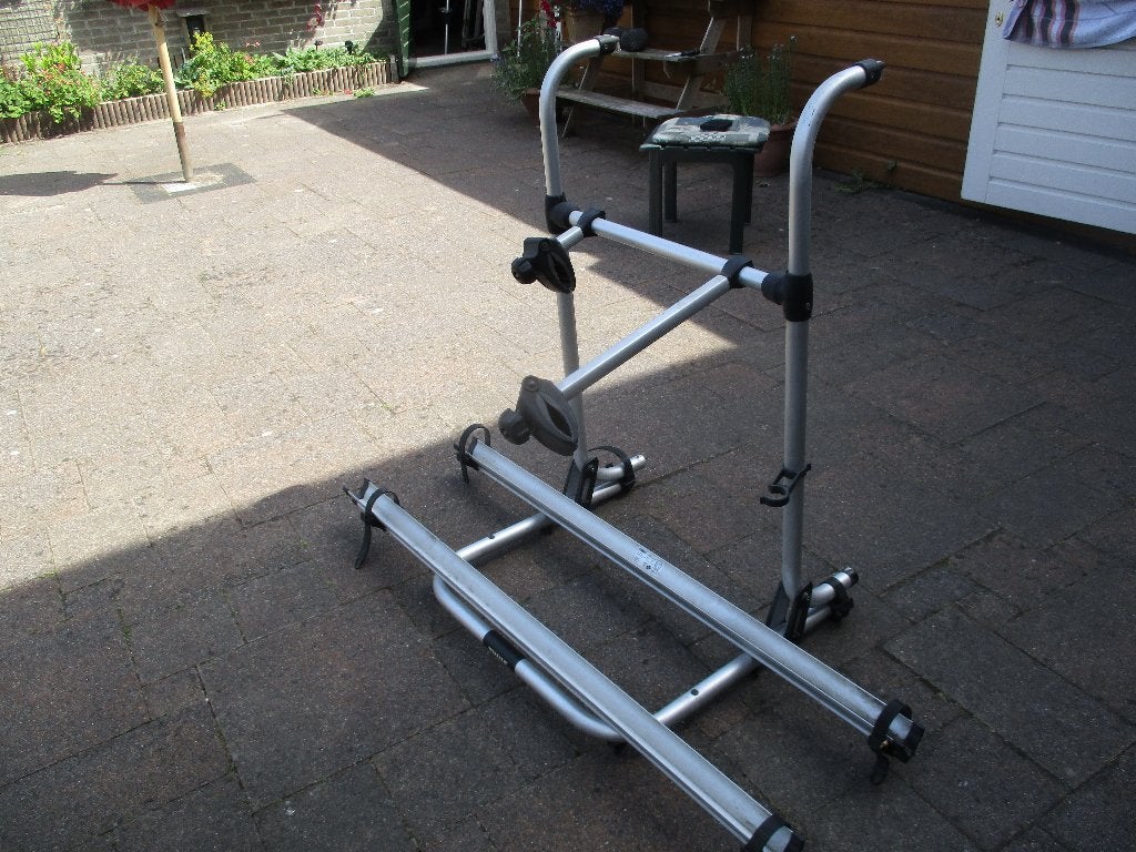 Een Thule Lichtgewicht Fietsenrek voor Achter op de Caravan, Ophalen, Gebruikt