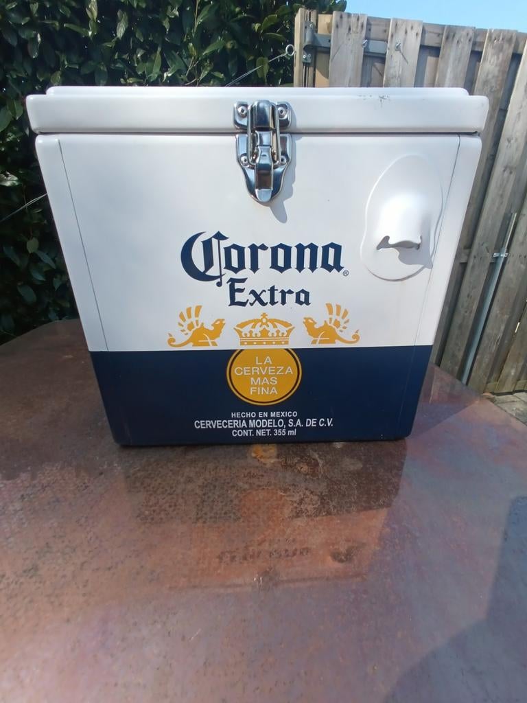 Corona Extra koelbox, Ophalen