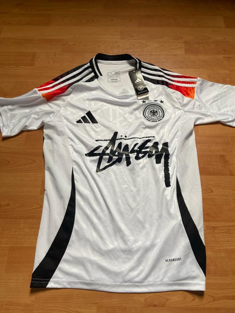 Adidas x Stussy Duitsland Voetbalshirt Maat S Nieuw, Ophalen of Verzenden, Zo goed als nieuw