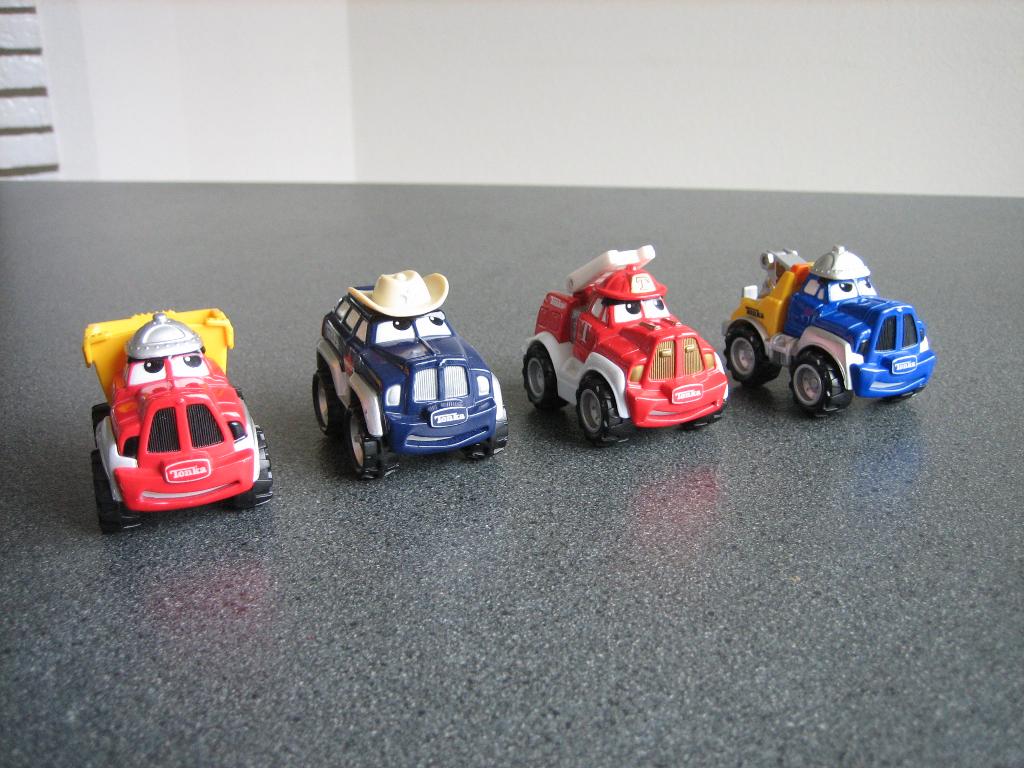 4 autootjes Maisto Tonka 2000 Hasbro Chuck & Friends NIEUW, Kinderen en Baby's, Speelgoed | Speelgoedvoertuigen, Ophalen of Verzenden