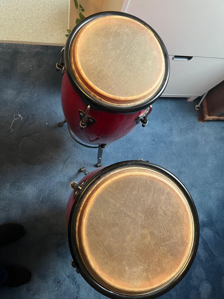 Set van 2 rode conga's met standaarden, Muziek en Instrumenten, Percussie, Ophalen, Gebruikt, Trommel