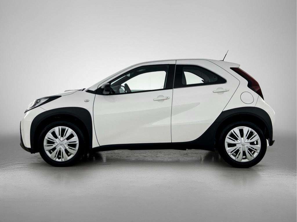 Toyota Aygo X 1.0 VVT-i S-CVT Play Direct leverbaar!, 12 maanden, Stof, Gebruikt, Euro 6