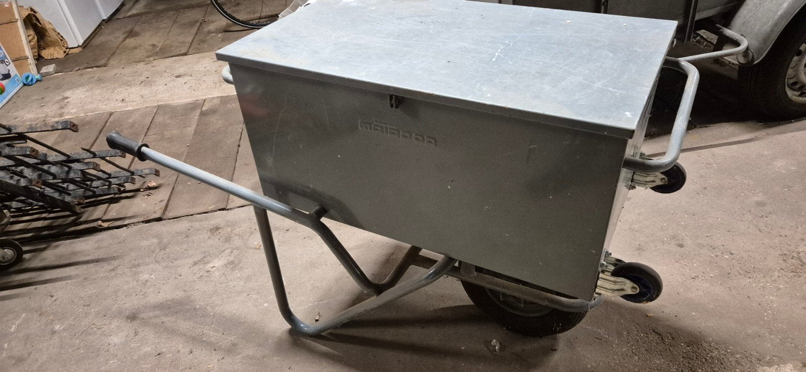 Matador M-106-L4 Kantelbare Gereedschapskruiwagen, Ophalen, Zo goed als nieuw