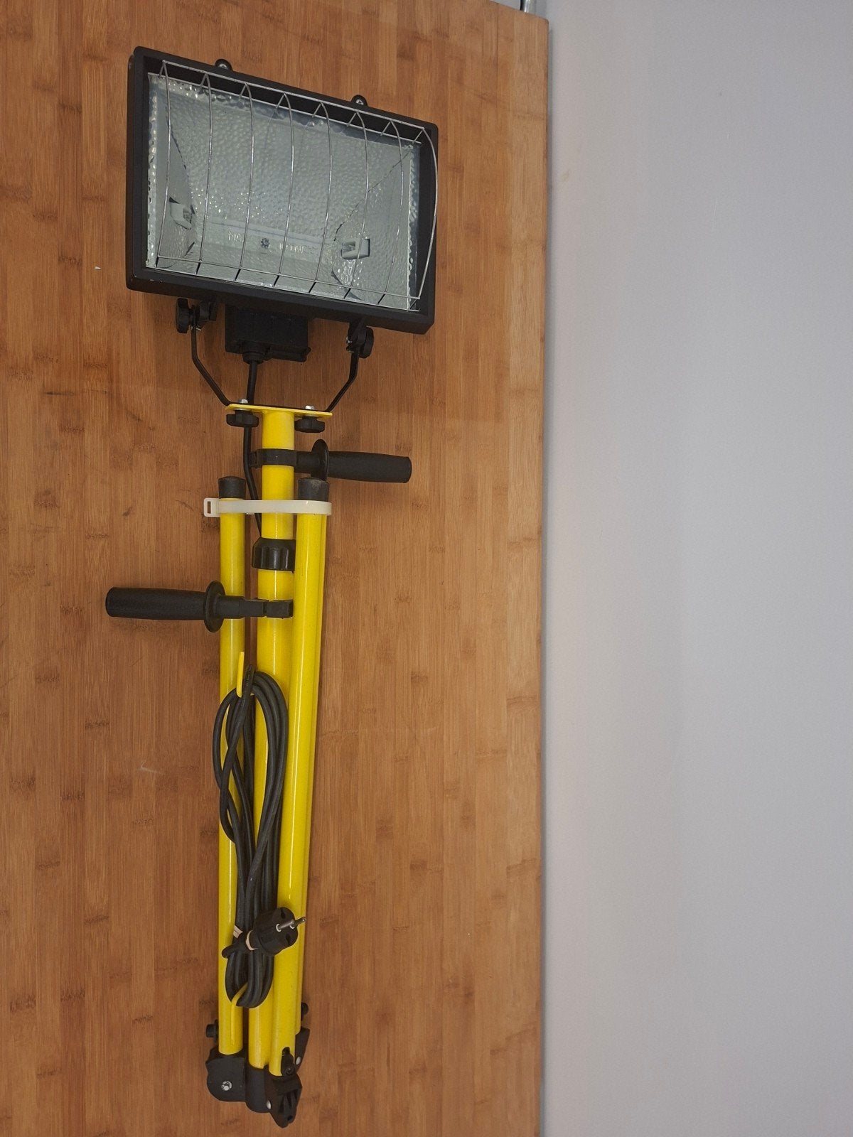 Bouwlamp, Ophalen, Met statief, Zo goed als nieuw, Lamp met armatuur
