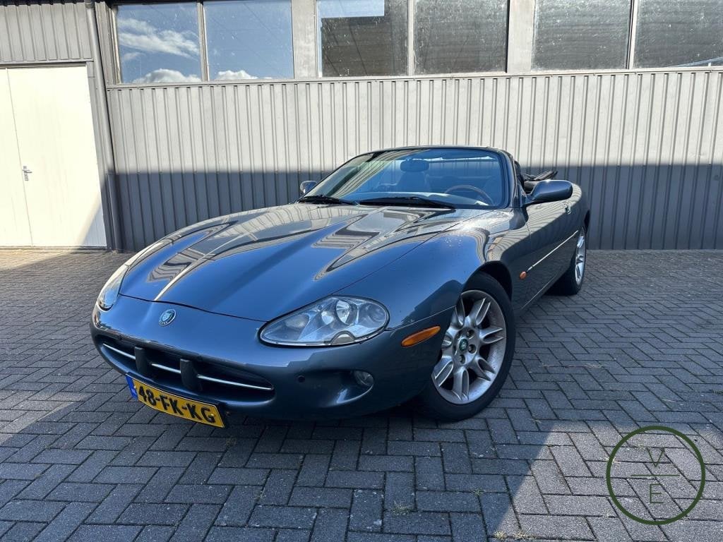 Jaguar XK XK8 4.0 V8 Convertible | NL Auto | Documentatie Aa, Auto's, Zwart, Cabriolet, 4 stoelen, Bedrijf