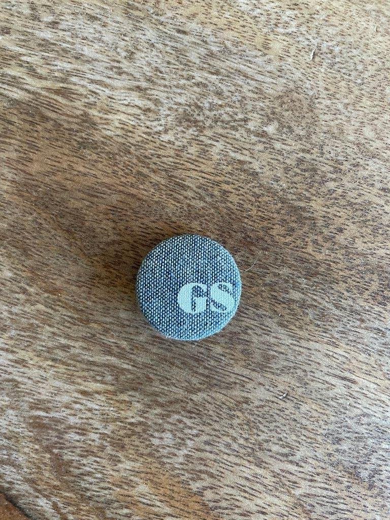 Leuke GSTAR / G-STAR button 2,5 cm doorsnee, Ophalen of Verzenden, Zo goed als nieuw, Merk, Button