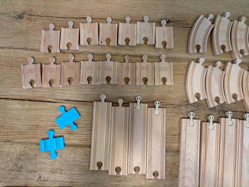 Grote set Brio/IKEA treinrails met 35 Thomas de Trein treint, Ophalen, Zo goed als nieuw
