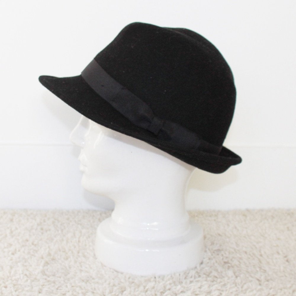 Vintage Touche Hoedje 100% Wol (S) € 25,-, 55 cm (S, 6⅞ inch) of minder, Hoed, Touche, Ophalen of Verzenden