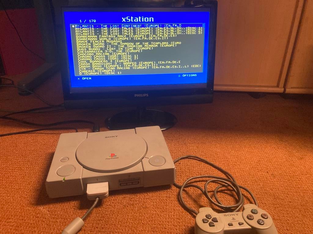 Playstation 1 - Xstation - DFO - IGR - 64GB - Compleet!, Ophalen of Verzenden, Zo goed als nieuw, Met 1 controller