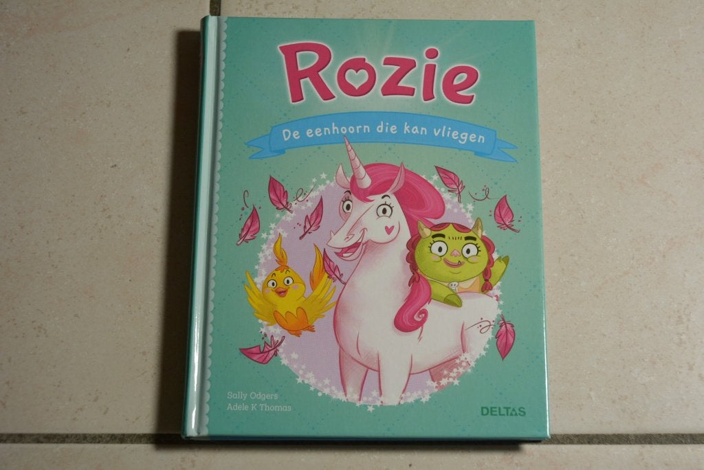 Rozie De eenhoorn die kan vliegen / Sally Odgers , Ophalen of Verzenden, Zo goed als nieuw, Fictie algemeen
