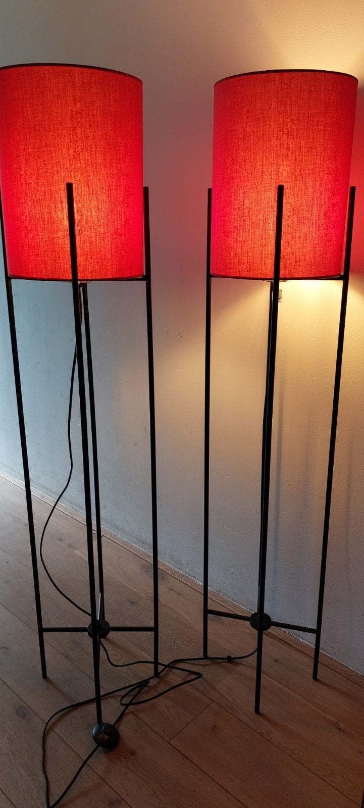 2 Mooie vloerlampen 
Afmetingen:
Doorsne, Ophalen, Zo goed als nieuw