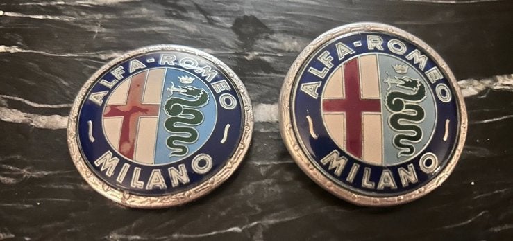Alfa Romeo Emblemen Bellu Milano 1964-1972, Ophalen of Verzenden, Voor, Alfa Romeo, Motorkap
