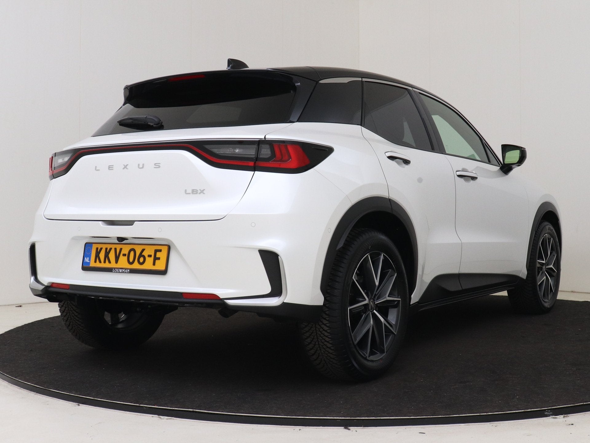 Lexus LBX Emotion 2WD | Mark Levinson | 360 Camera | Head Up, Auto's, 136 pk, Wit, Bedrijf, 650 kg