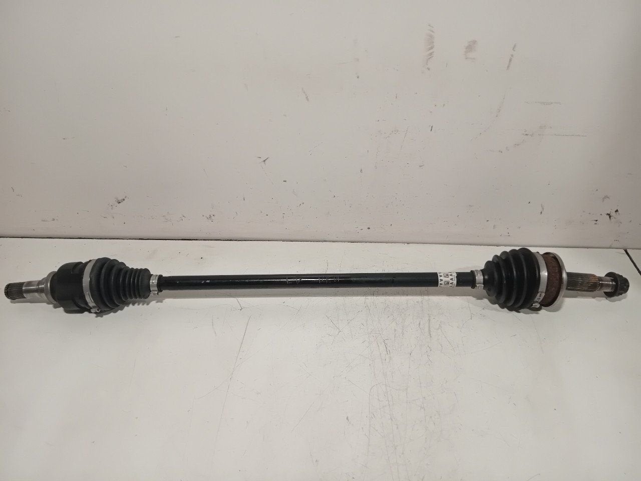 Aandrijfas links voor Toyota Aygo, Onderdelen@venauto.nl, Van der Ven Autorecycling B.V., Gebruikt, Ettenseweg 76, 4706 PB Roosendaal, The Netherlands