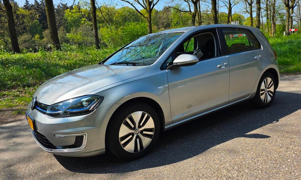 Volkswagen E-Golf - NL Auto - Keurige staat - Rijdt perfect, Auto's, Volkswagen, 596 min, 136 pk, Gebruikt, 35 kWh