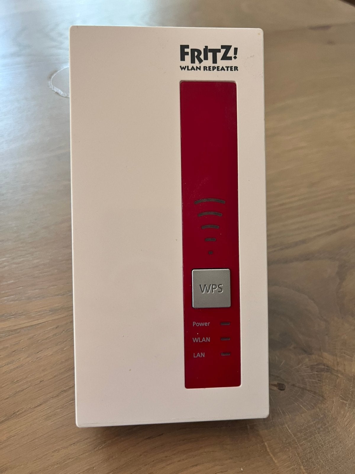 Foto 4 van FRITZ! Wlan repeater 1750E, goede staat 2x los/samen te koop