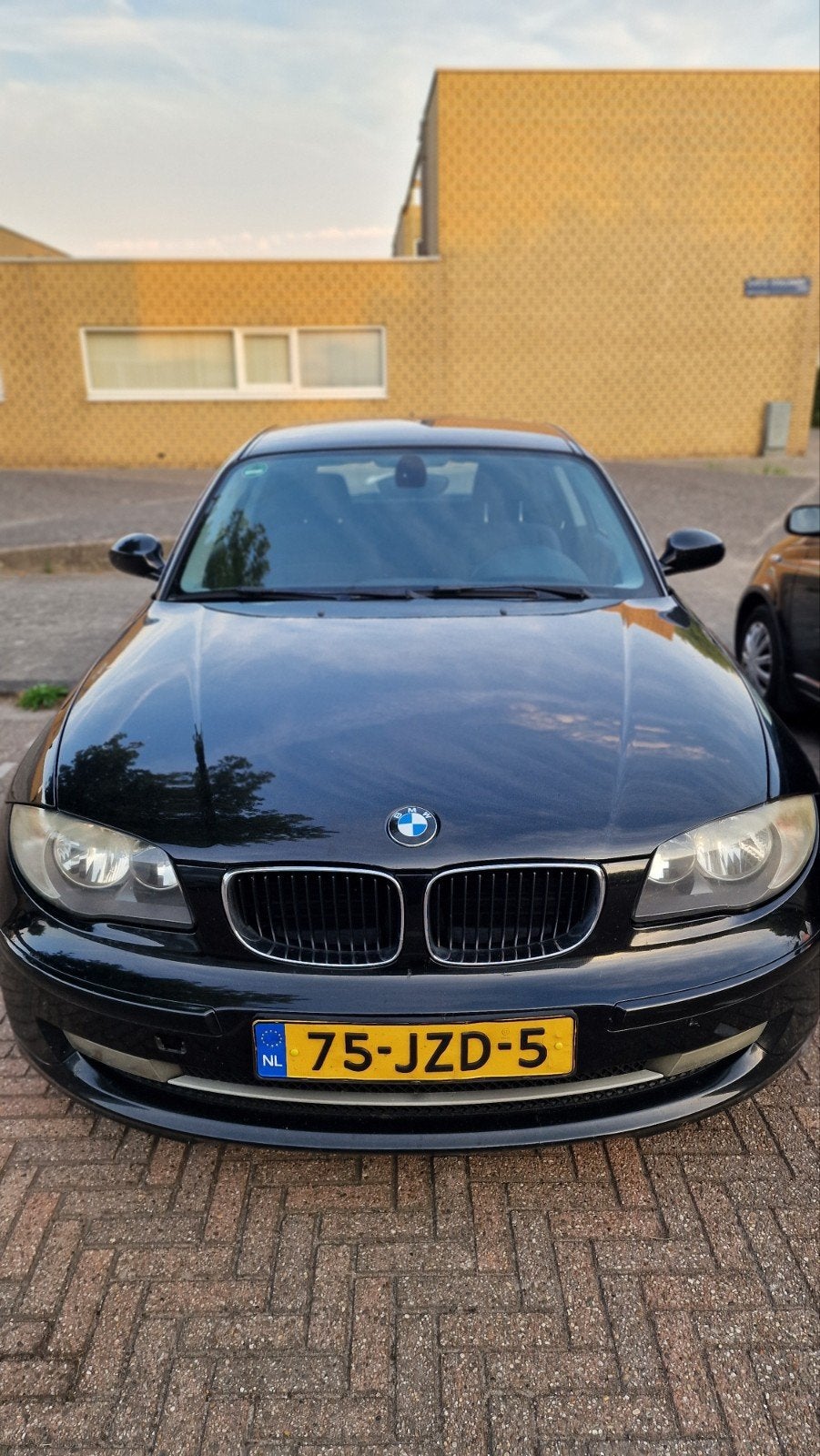 BMW 1-Serie 2.0 118I 3DR 2009 Zw - Needs  1 x fuel injector, Auto's, BMW, 1-Serie, Achterwielaandrijving, 1995 cc, 4 stoelen