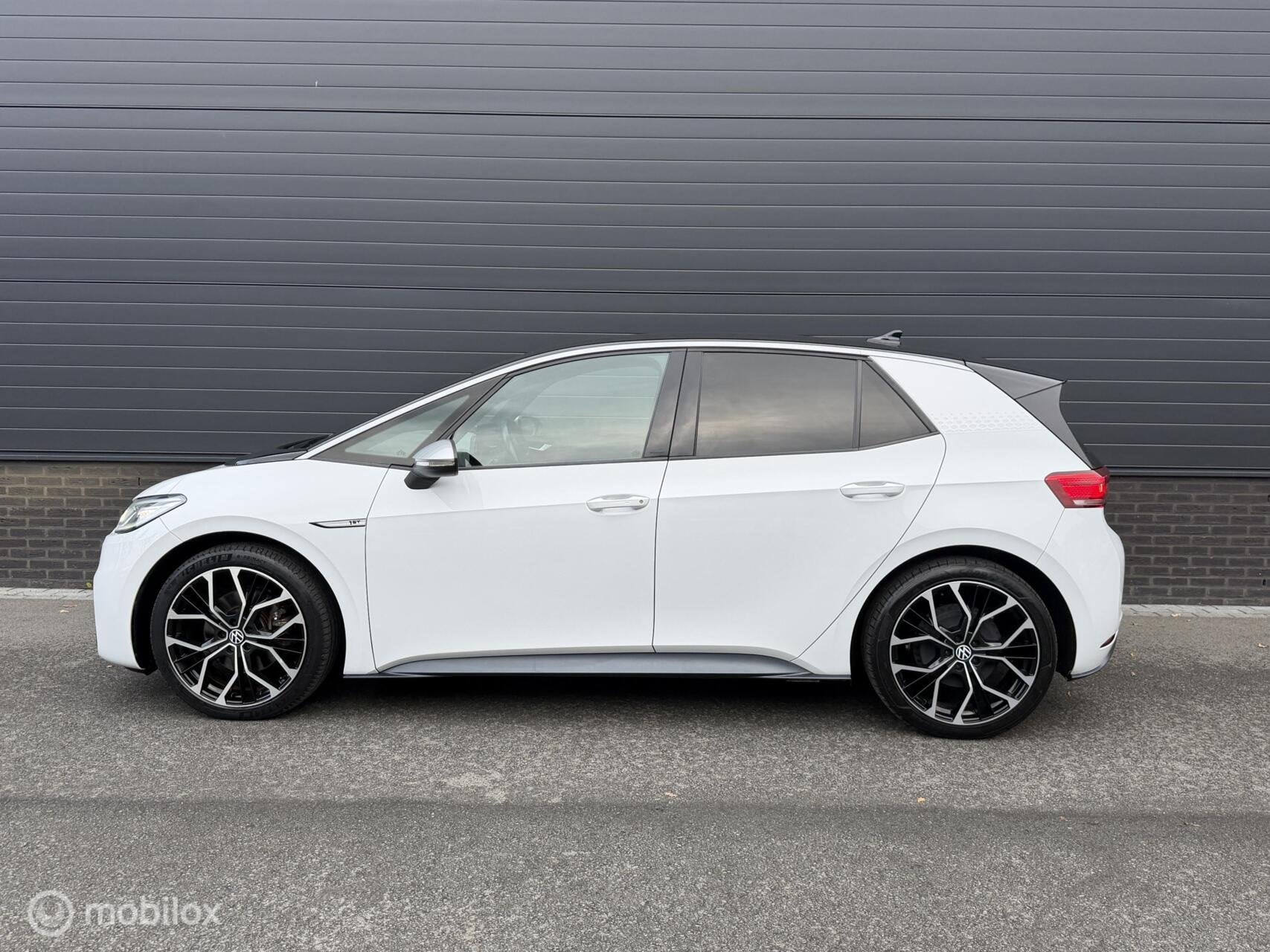 Volkswagen ID.3 First Plus 58 kWh SOH93% 20INCH*IQLIGHTS*CAR, Automaat, Gebruikt, Huisgarantie, Met garantie (alle)