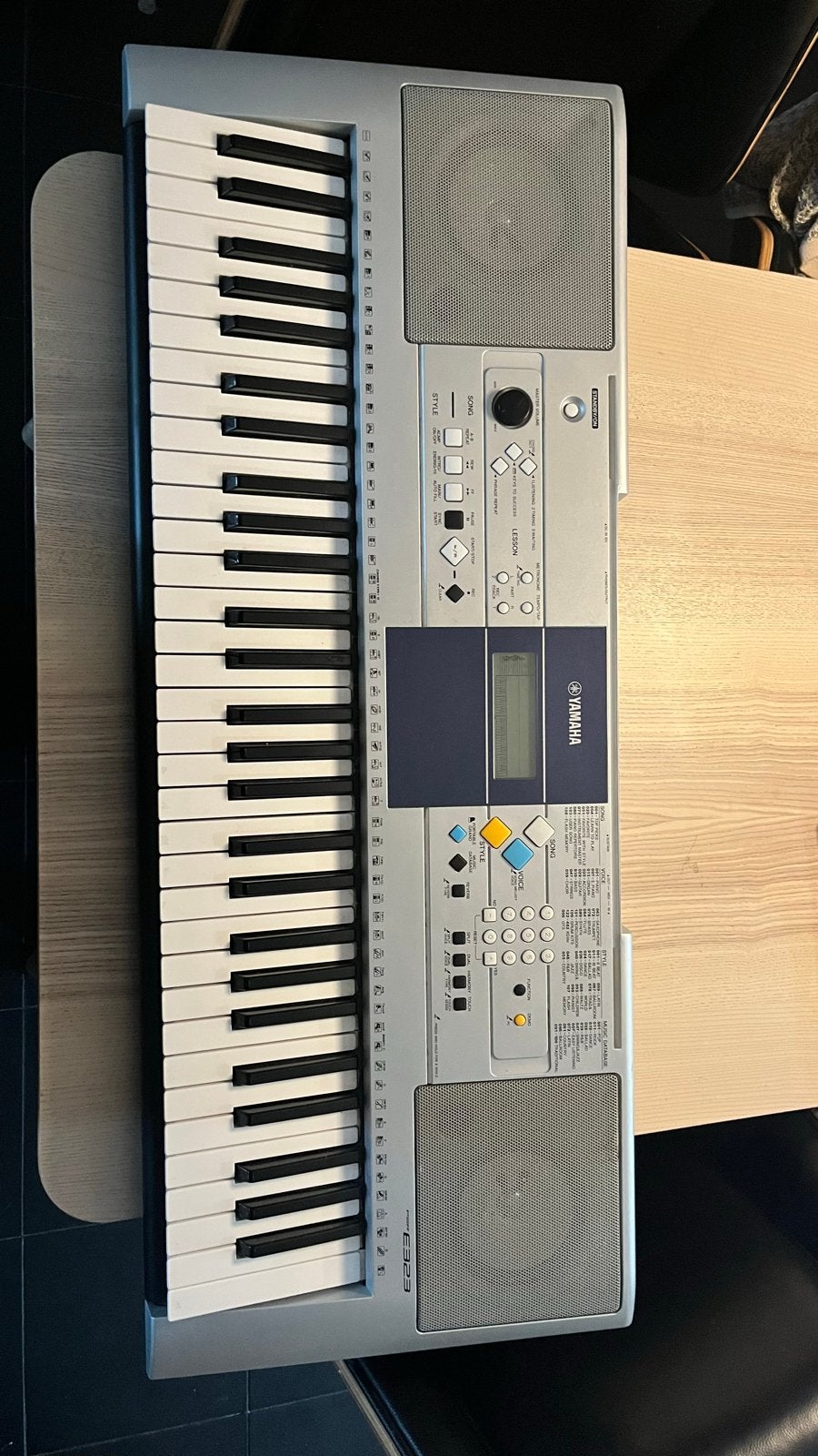 Yamaha PSR-E323 Keyboard - Zo goed als nieuw, Muziek en Instrumenten, Ophalen, 61 toetsen, Yamaha, Zo goed als nieuw