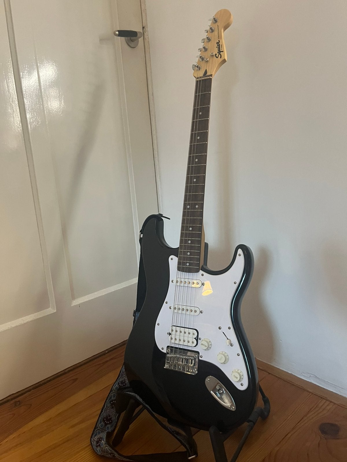 Squier stratocaster fender en blackstar versterker, Muziek en Instrumenten, Ophalen, Zo goed als nieuw, Solid body, Fender
