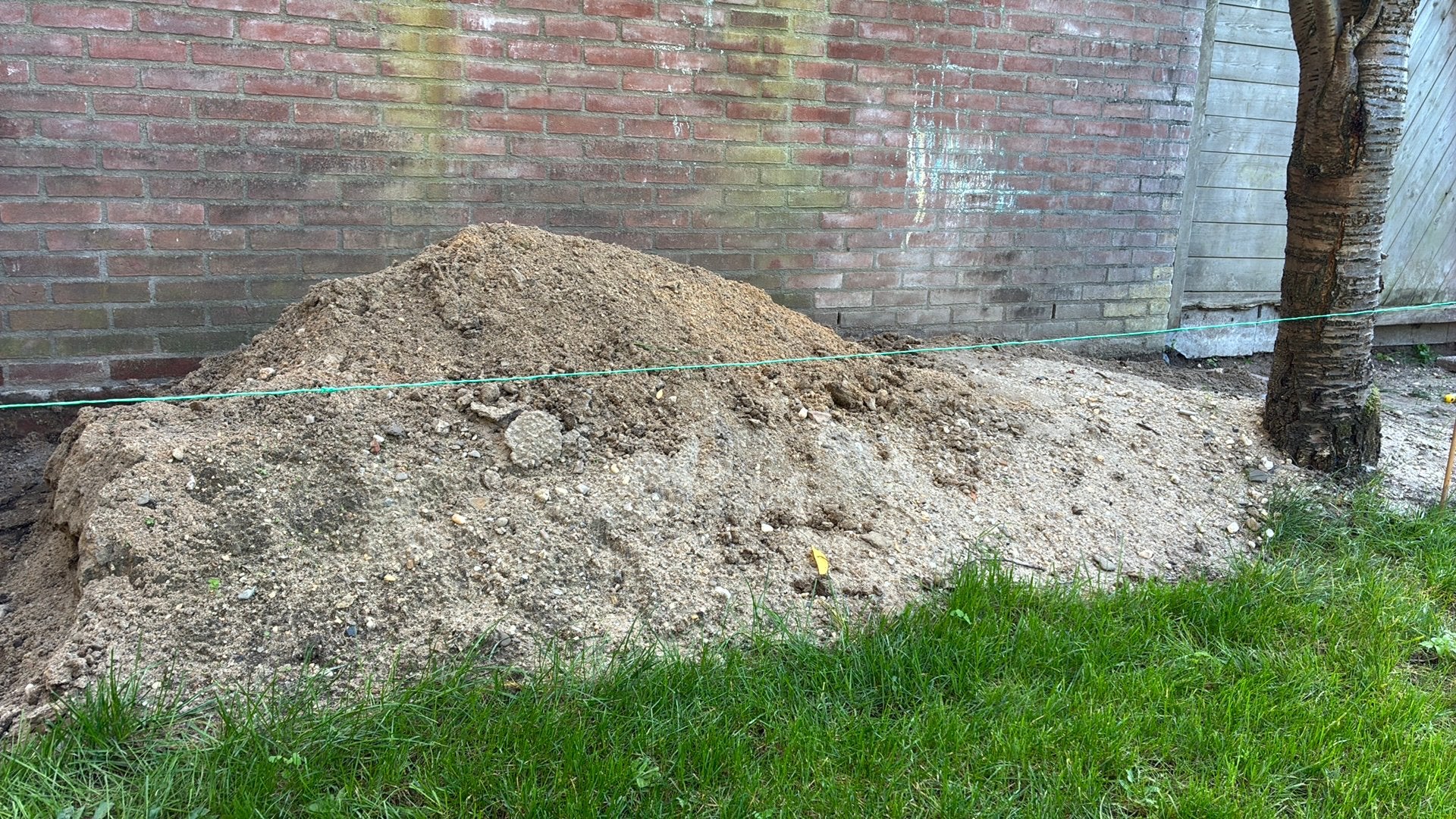 Zand met grind +/- 3 kuub, Ophalen, Ophoogzand
