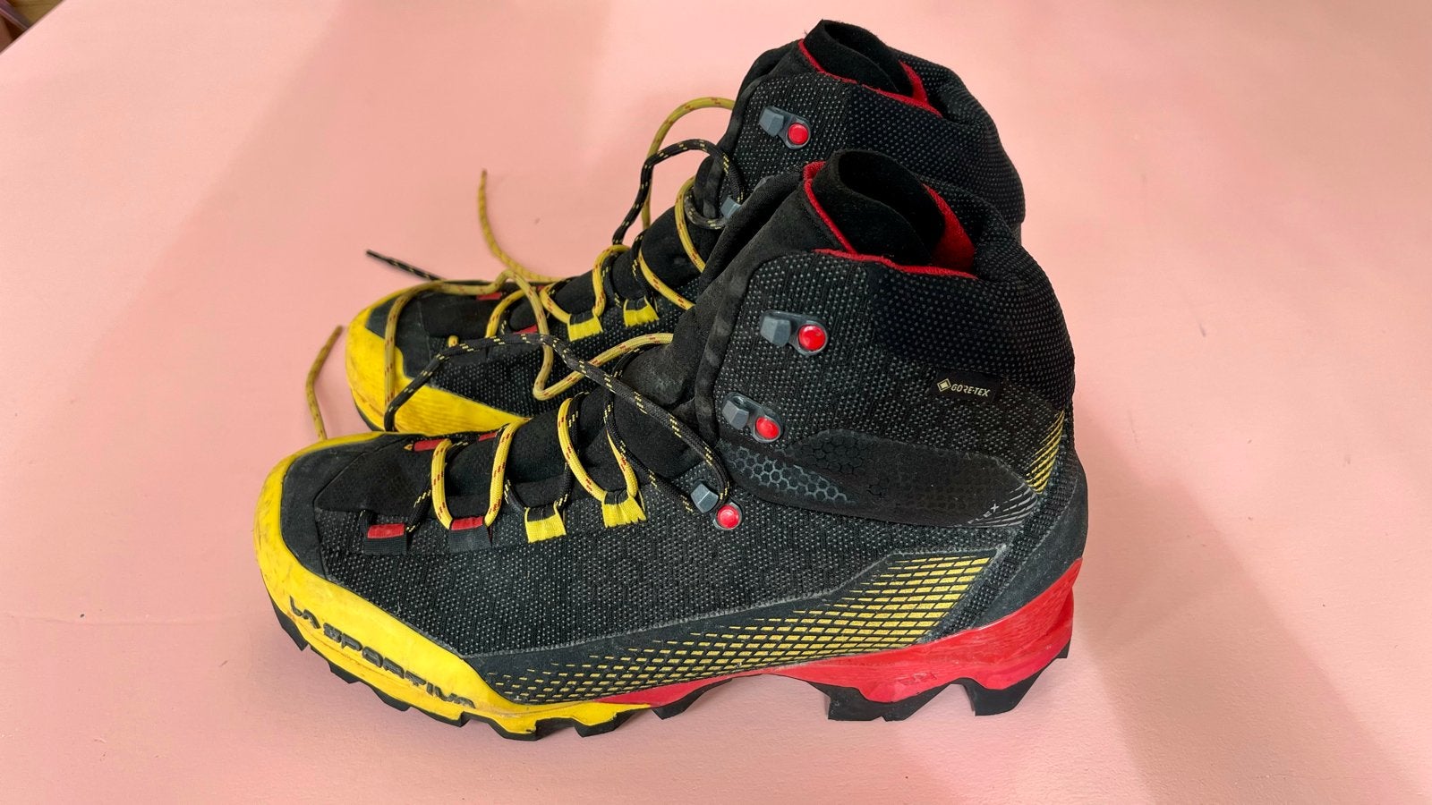 La Sportiva Aequilibrium ST GTX - Maat 42,5 (=43 best fit), Ophalen of Verzenden, Zo goed als nieuw, Schoenen