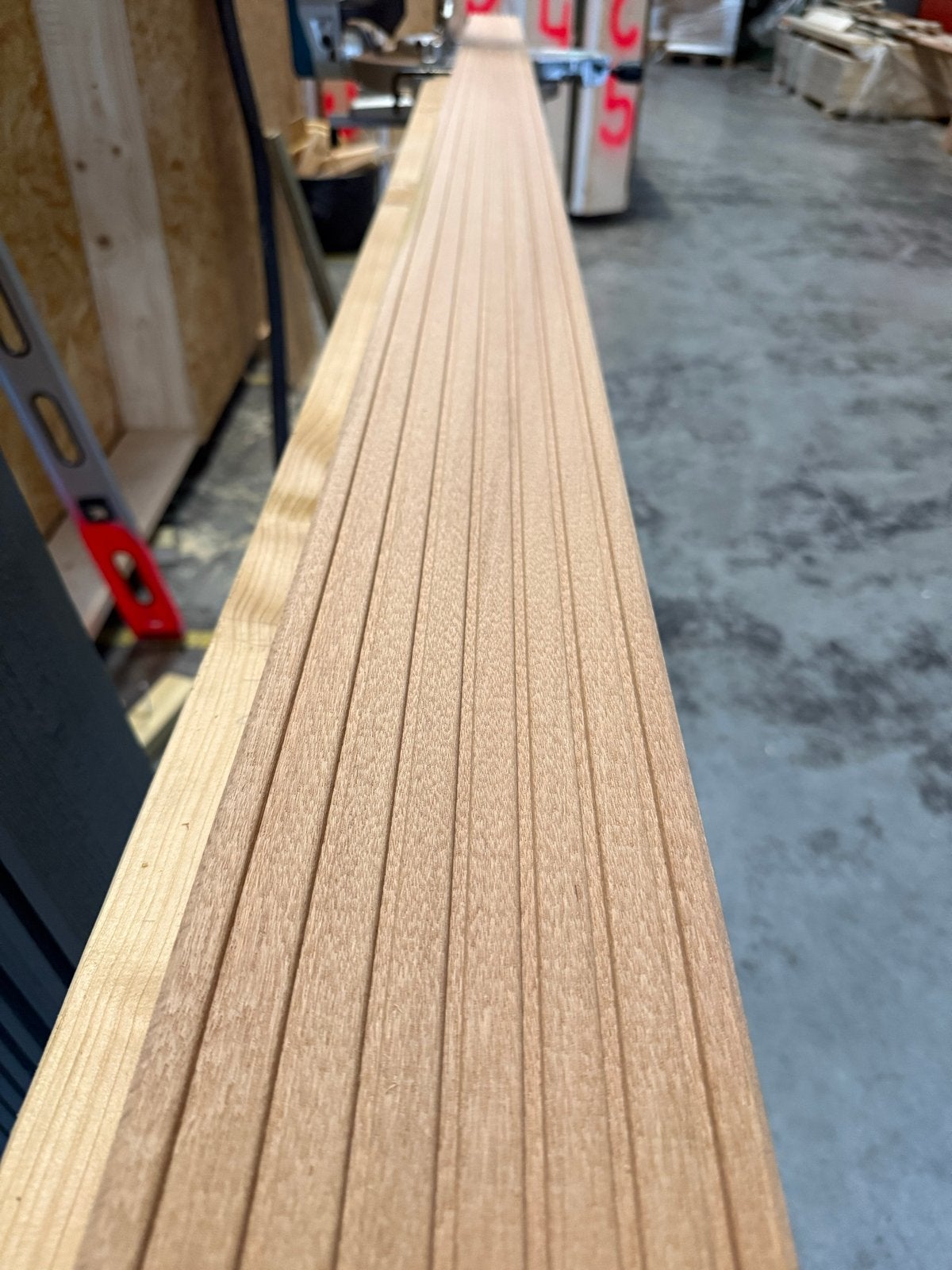 Houten plank met groeven - 400 cm lang, 14 cm breed, 2 cm di, Ophalen, Minder dan 25 mm, Nieuw, Plank