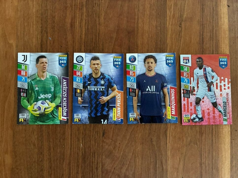 Panini fifa 365 voetbalkaartjes 2022, Ophalen of Verzenden, Zo goed als nieuw, Meerdere plaatjes